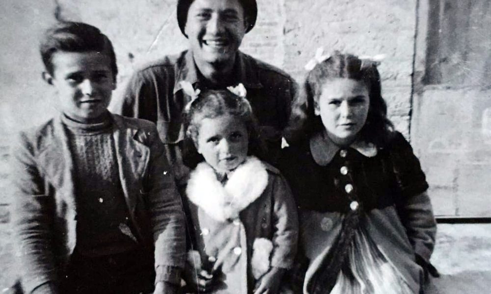 Il soldato Adler ritrova i ‘suoi’ bambini, 76 anni dopo