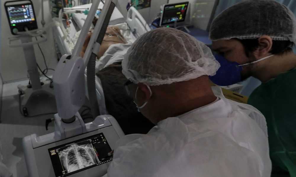 In Brasile oltre 157 mila morti e quasi 5,4 mln di contagi