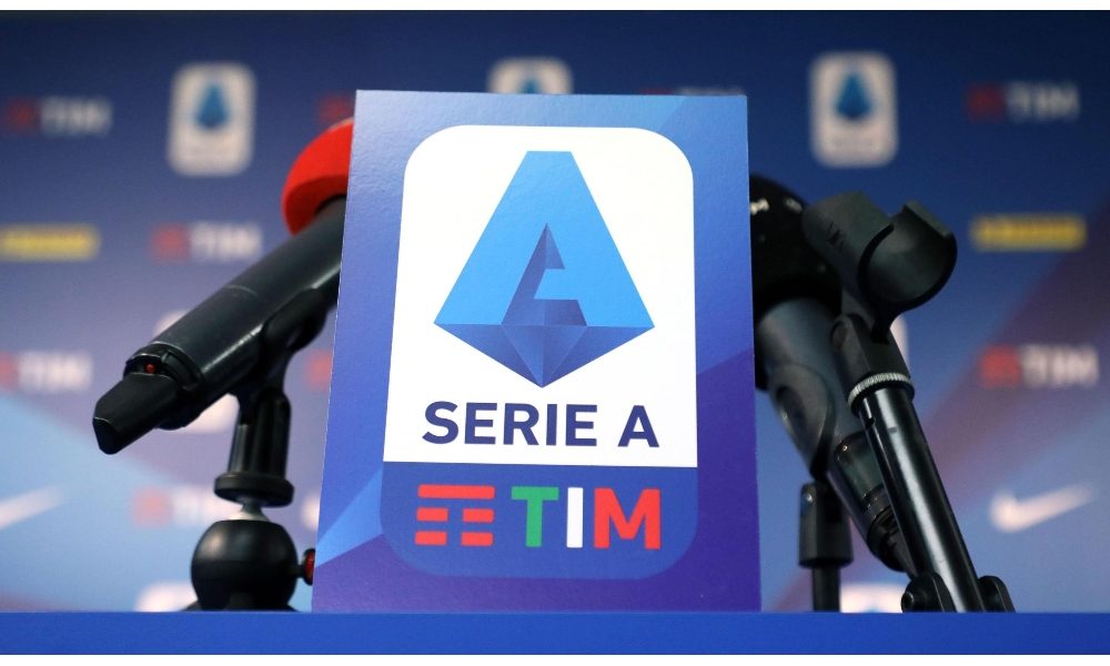 In Coppa Italia 1′ raccoglimento e applauso ai medici