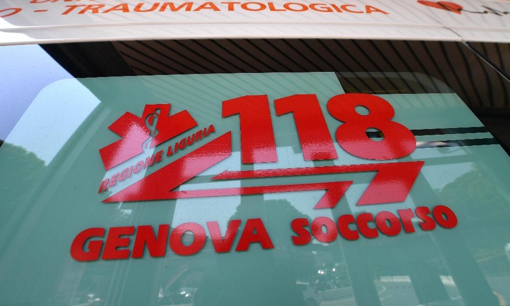 In auto piomba su piazza e travolge ragazzi, 2 gravissime