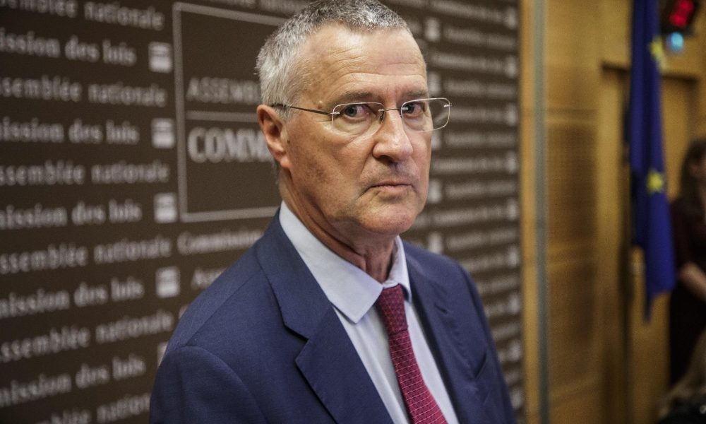 In quarantena capo gabinetto di Macron