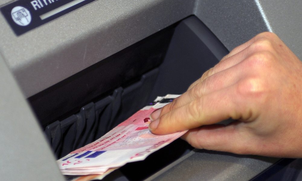 Incassavano con documenti falsi,arresti