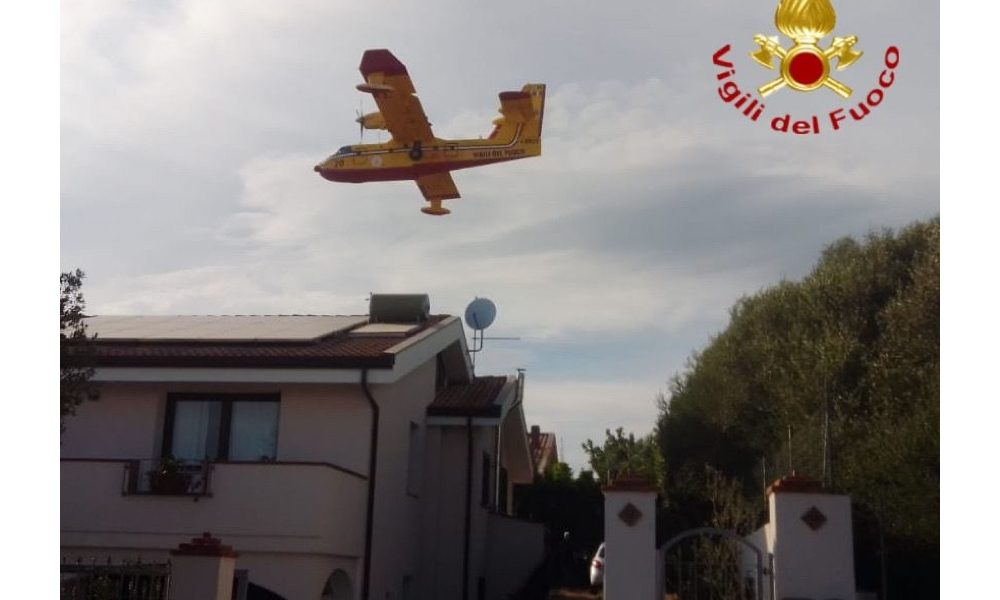 Incendi: evacuate 4 case a Nuoro, 15 persone in salvo