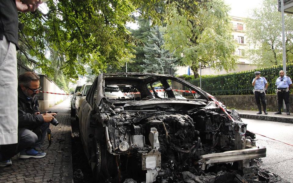 L’incendio a Como Borghi. Landriscina: «Nuove telecamere e l’aiuto dei cittadini»