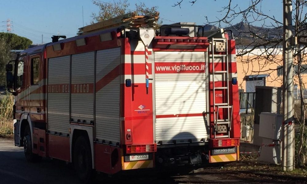 Incendio in ditta rifiuti nel Foggiano