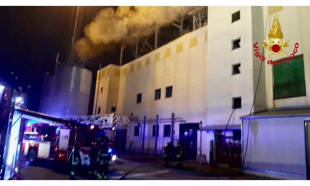 Incendio in termovalorizzatore, domato