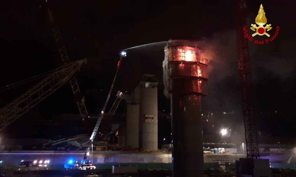 Incendio su pila 13 nuovo ponte Genova