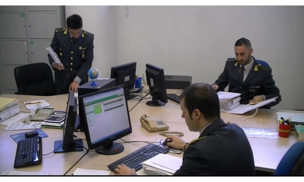 Inchiesta su Medicina a Firenze, perquisizioni Gdf a Careggi