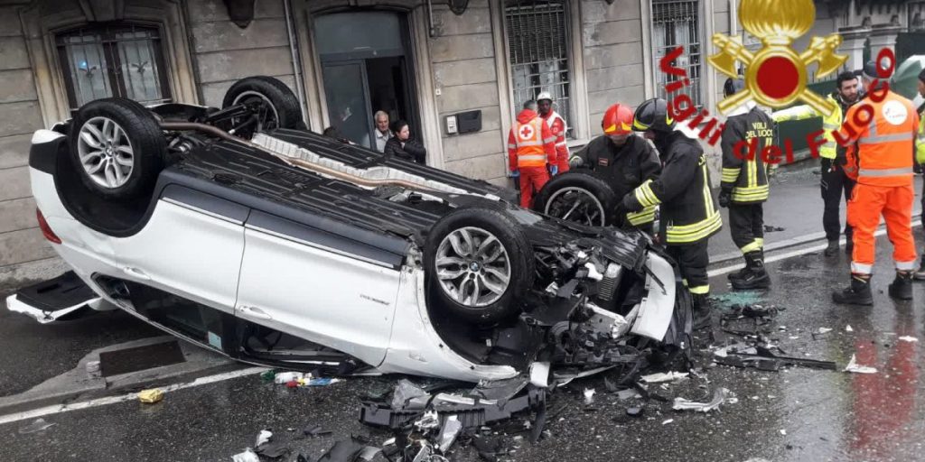 Napoleona: sempre gravi i feriti. L’incidente sul curvone domenica pomeriggio