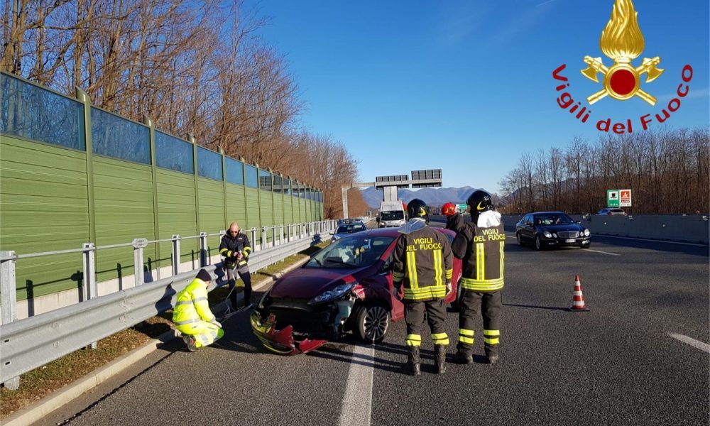 Incidente lungo la A9, ferita una donna