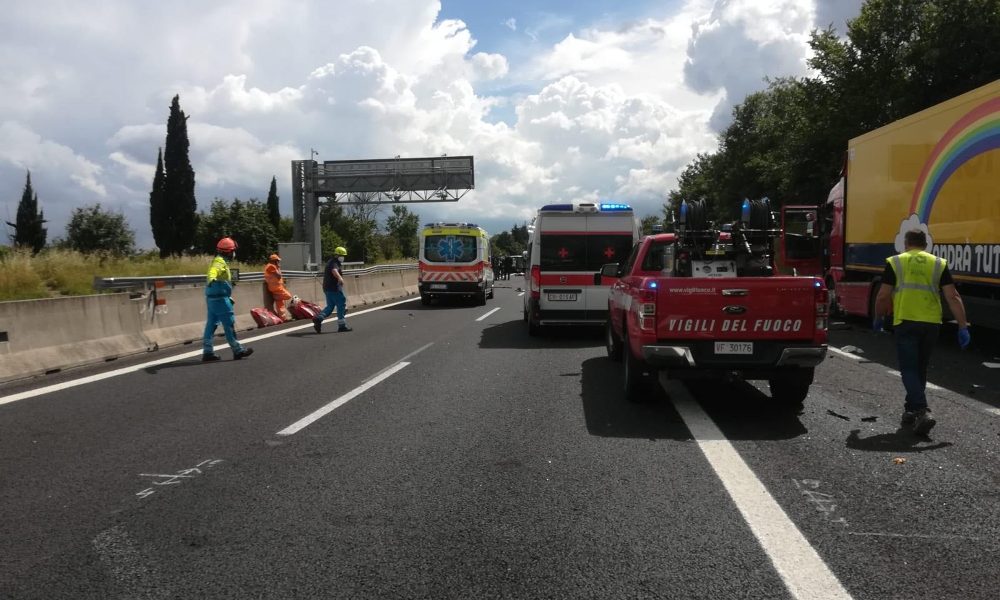 Incidente in A1, due bambini tra vittime