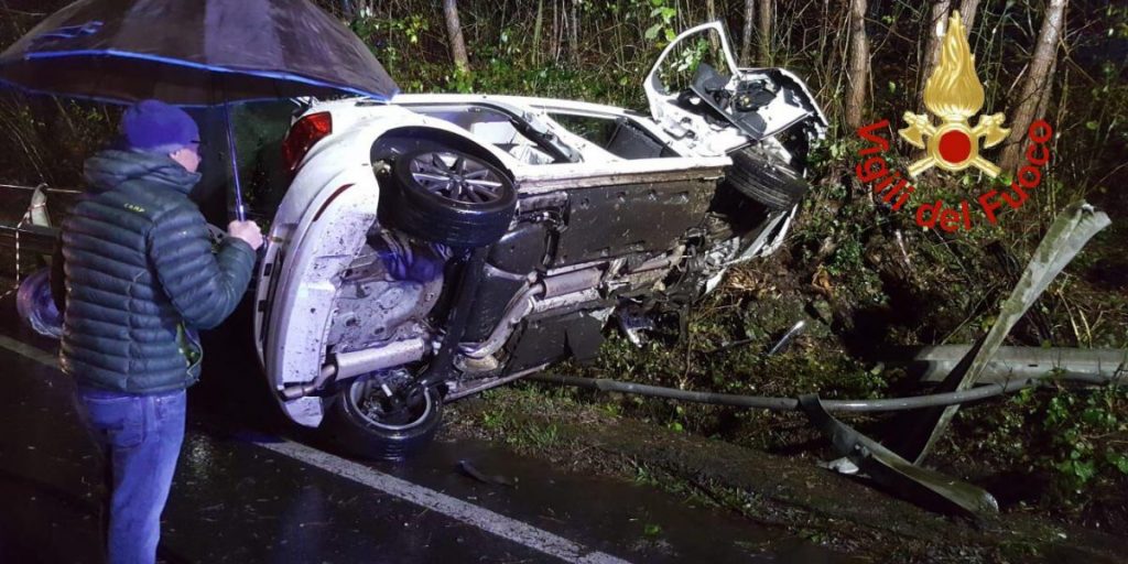 Grandola incidente nella notte sulla Regina, ferito un 21enne