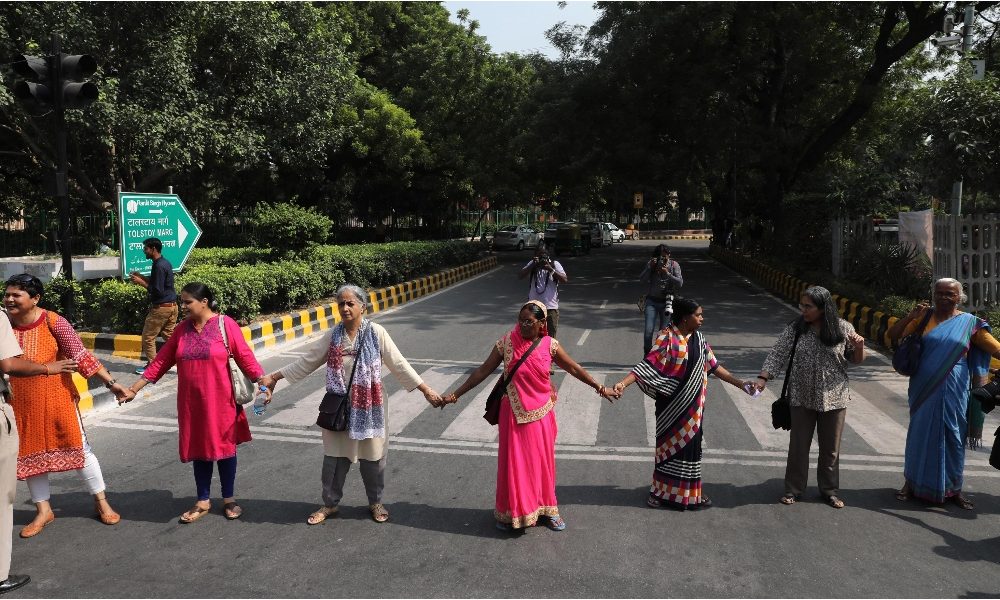 India: in 50 milioni fanno catena umana