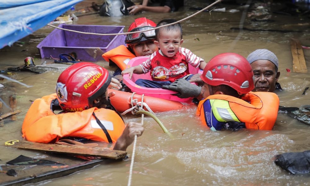 Indonesia: alluvione Giacarta, 29 morti