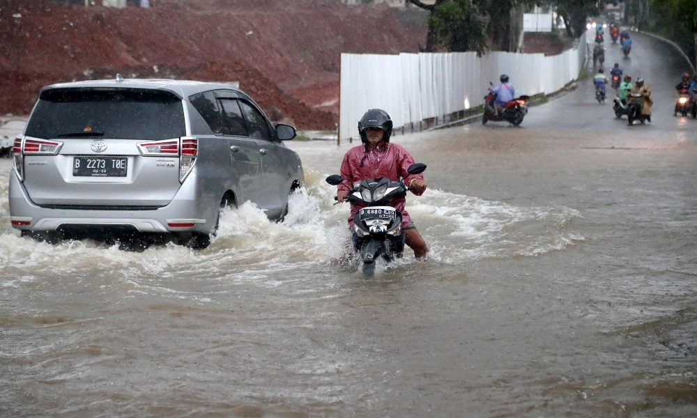 Indonesia: almeno 9 morti per alluvione