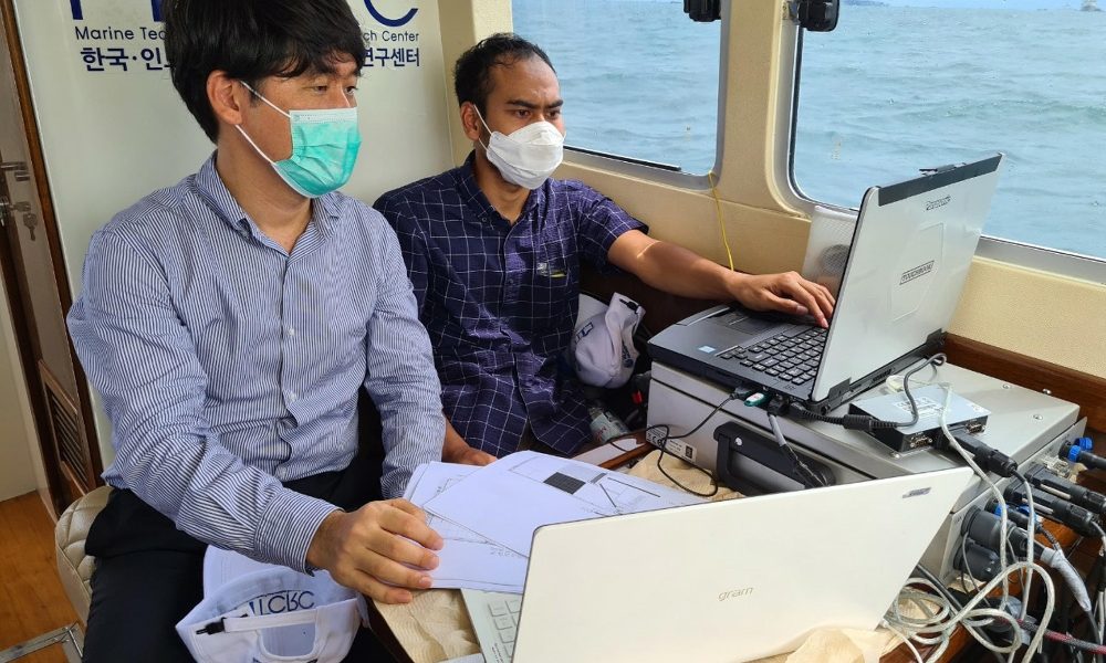 Indonesia: recuperata una scatola nera dell’aereo caduto