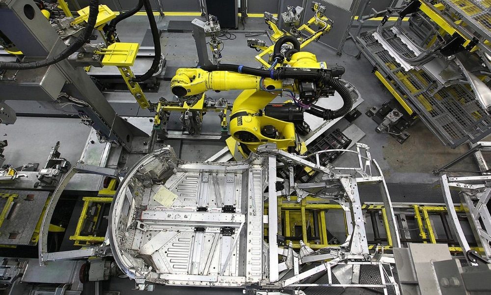 Industria, produzione febbraio -1,2%