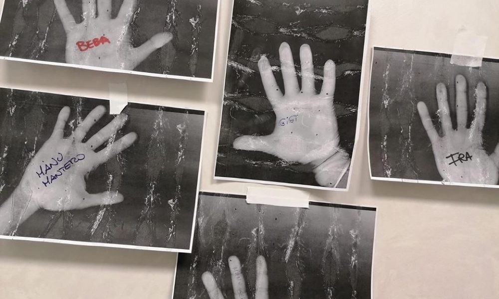Infermieri, foto a mani per farsi forza