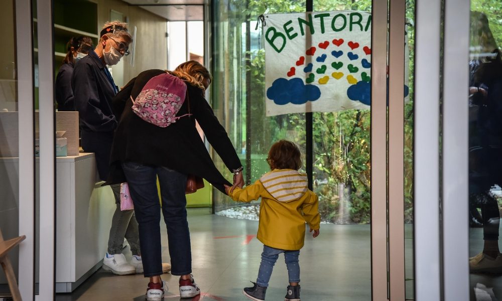 Inps: mamme hanno salari inferiori di 5.700 euro annui