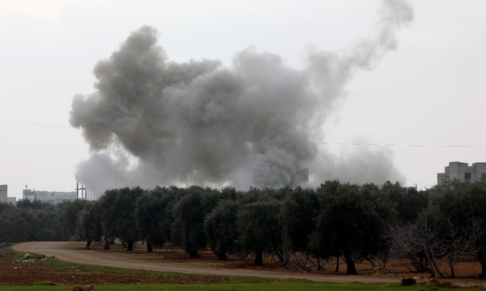 Intensi raid russi e di regime a Idlib