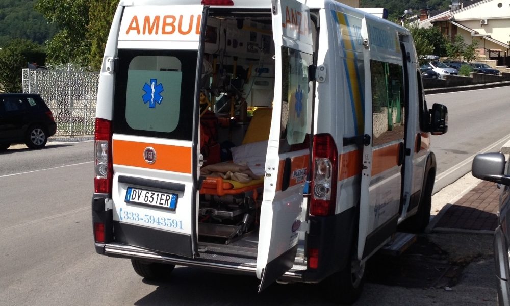 Investito da un furgone, muore 12enne a Reggio Emilia