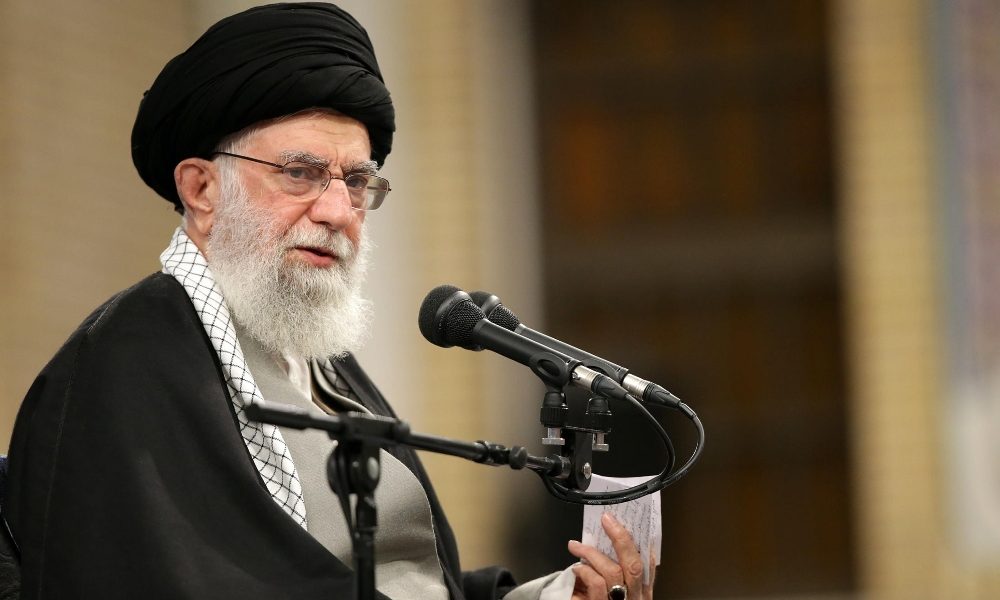 Iran: Khamenei, Trump è un pagliaccio