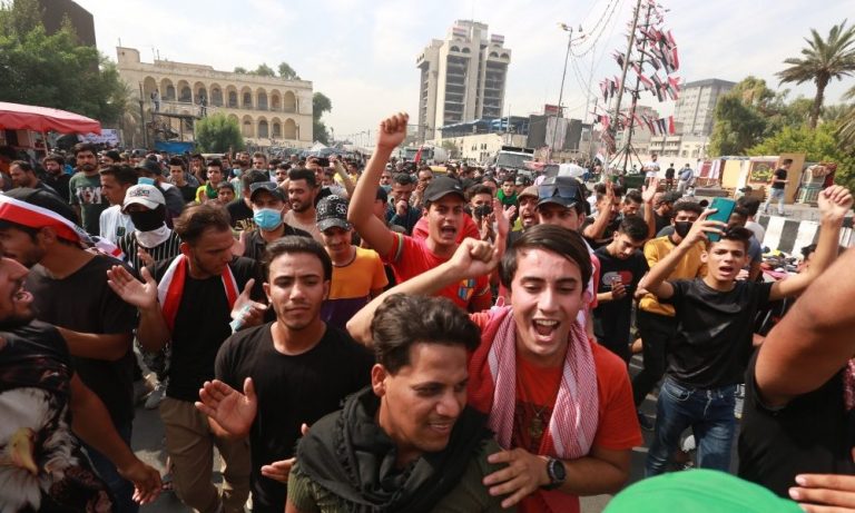 Iraq: migliaia in piazza per anniversario inizio proteste