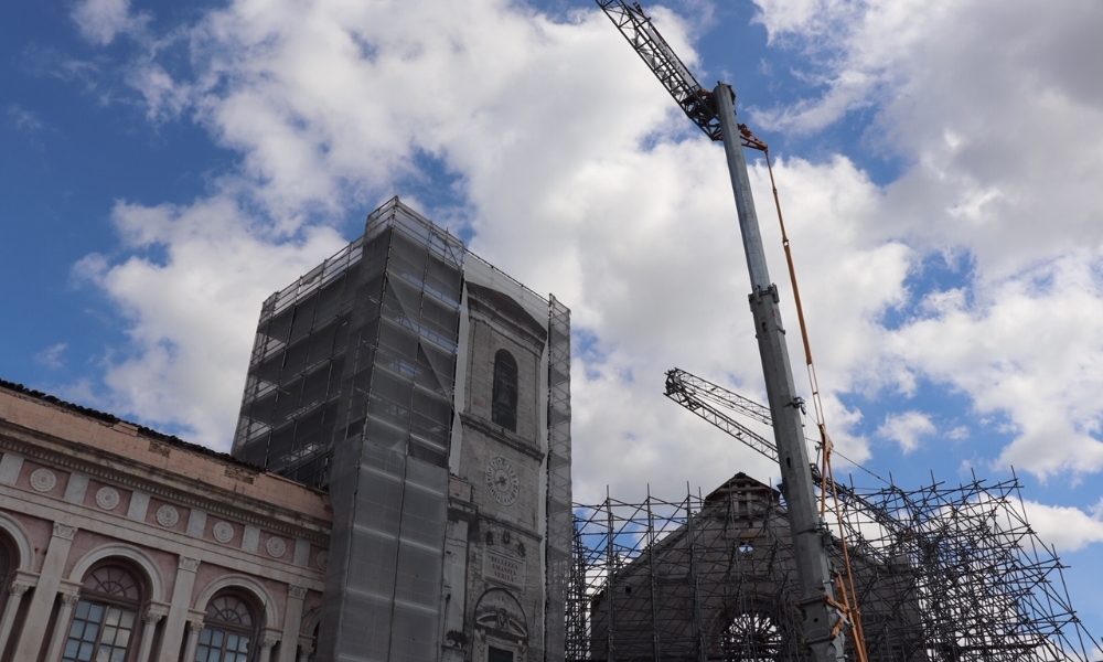 Isolatori sismici per municipio Norcia