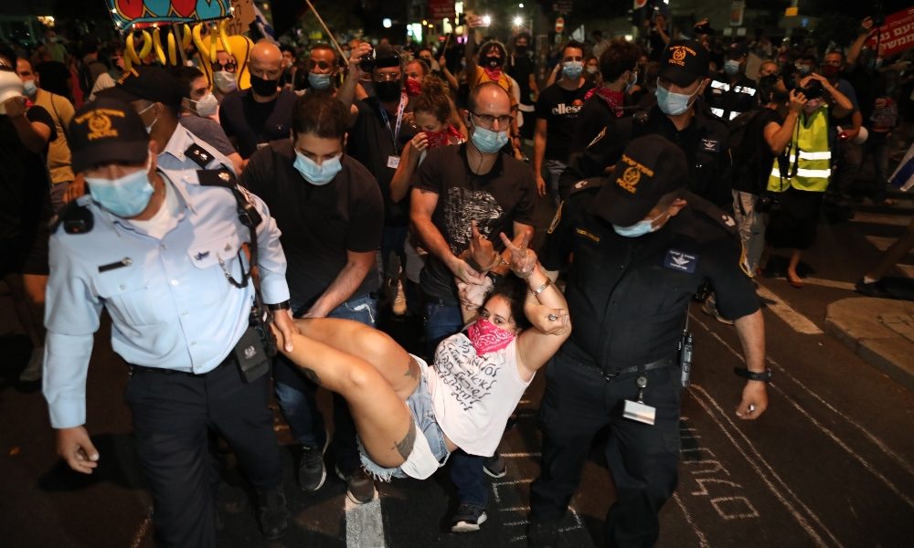 Israele: 350 proteste anti Netanyahu, 38 arresti a Tel Aviv