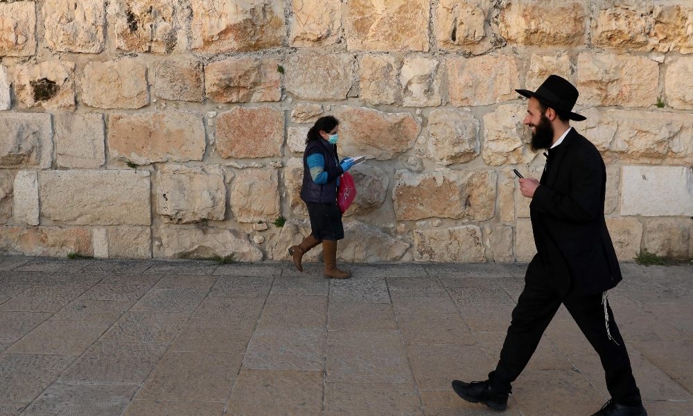 Israele: 5 morti e 2.495 casi positivi