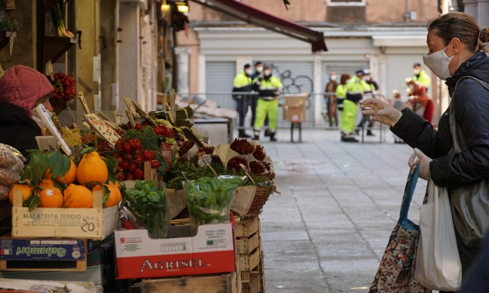 Istat rivede le stime dell’inflazione, -0,2% primo calo dal 2016