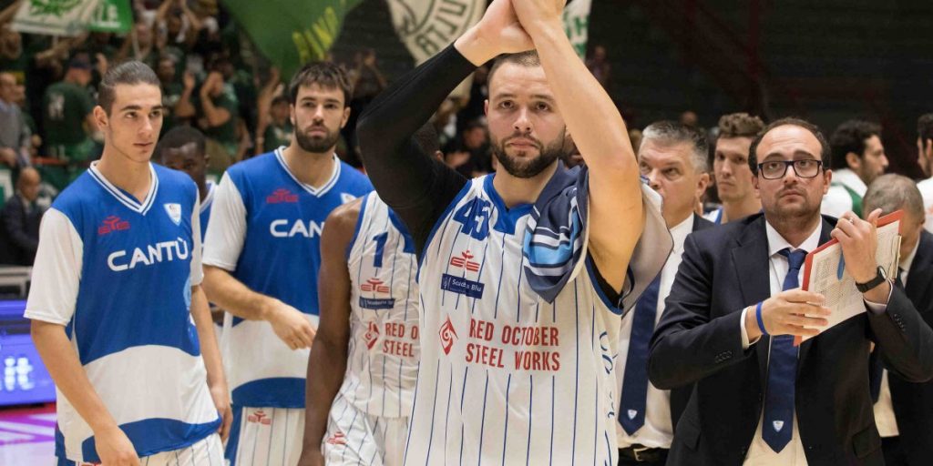 La Pallacanestro Cantù “taglia” Jonathan Tavernari