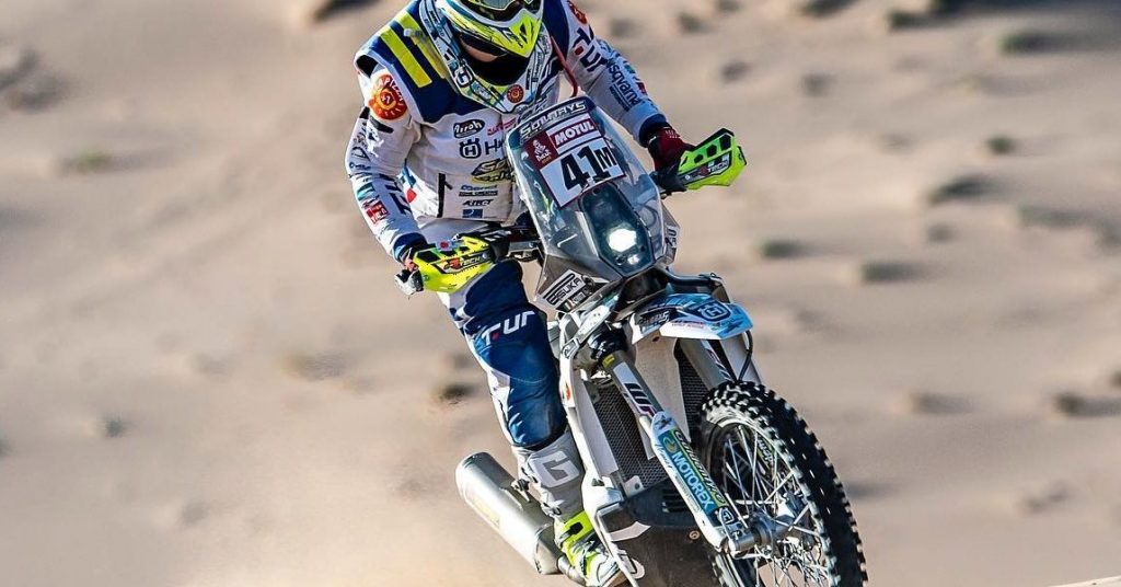 Dakar, Cerutti stoico:  30 chilometri sul cerchione. Un guaio che ha fatto perdere molto tempo al comasco