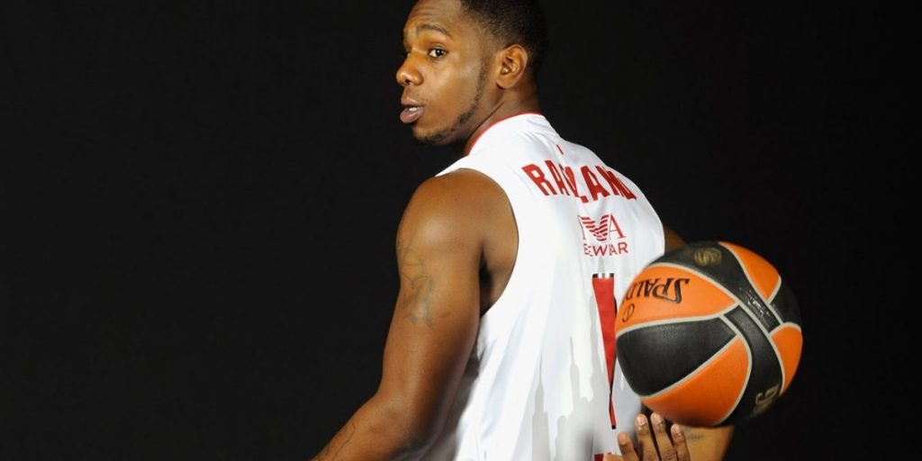 Cantù ingaggia Joe Ragland e cambia nome alla squadra