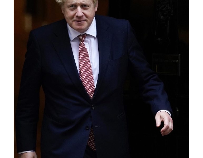 Johnson annuncia lockdown con tre livelli di misure