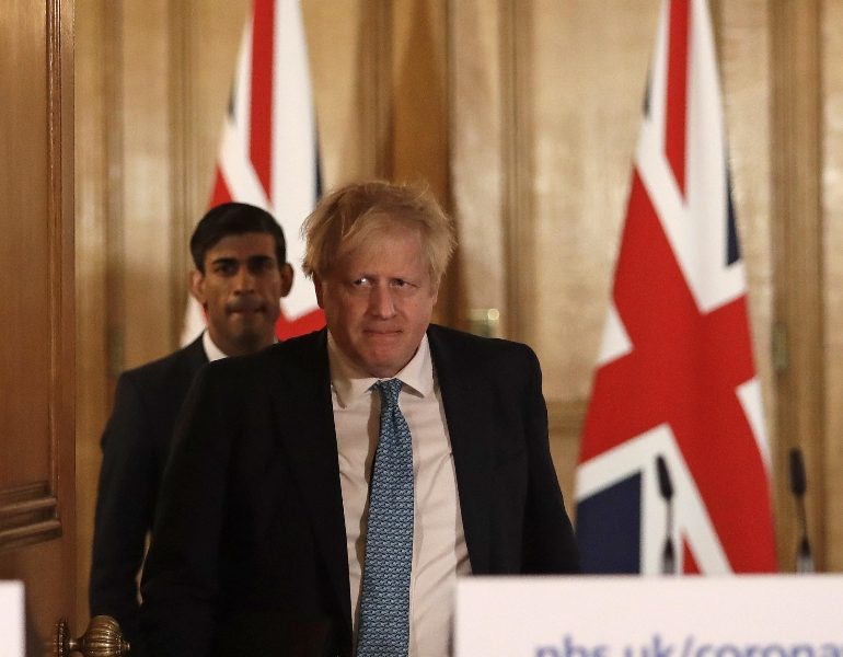 Johnson loda sanità Italia.Troppi malati