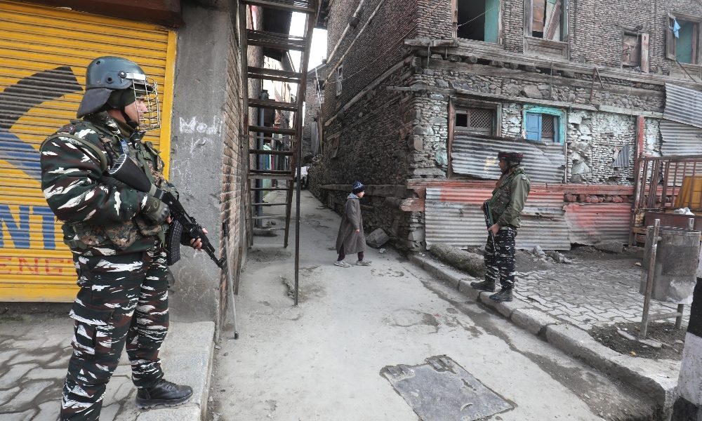 Kashmir: Alta Corte, riattivare internet