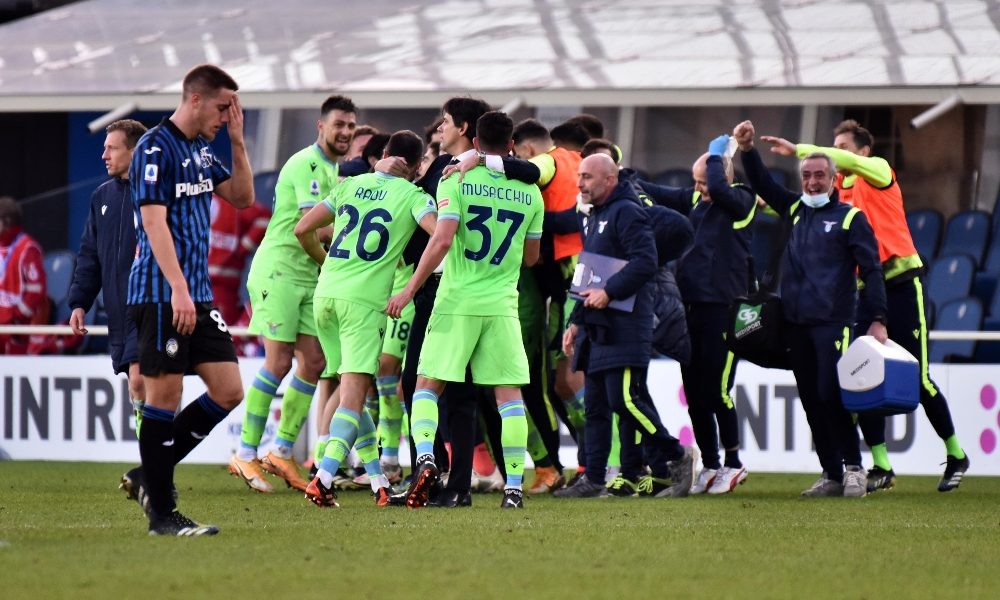 La Lazio passa a Bergamo. Genoa, punti salvezza a Crotone