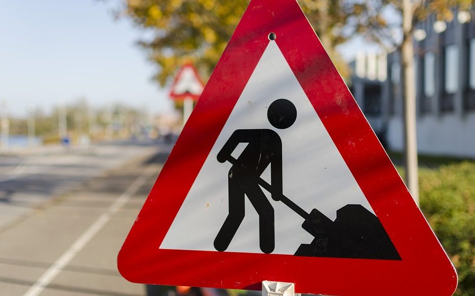 Lavori, nuovi marciapiedi a Erba