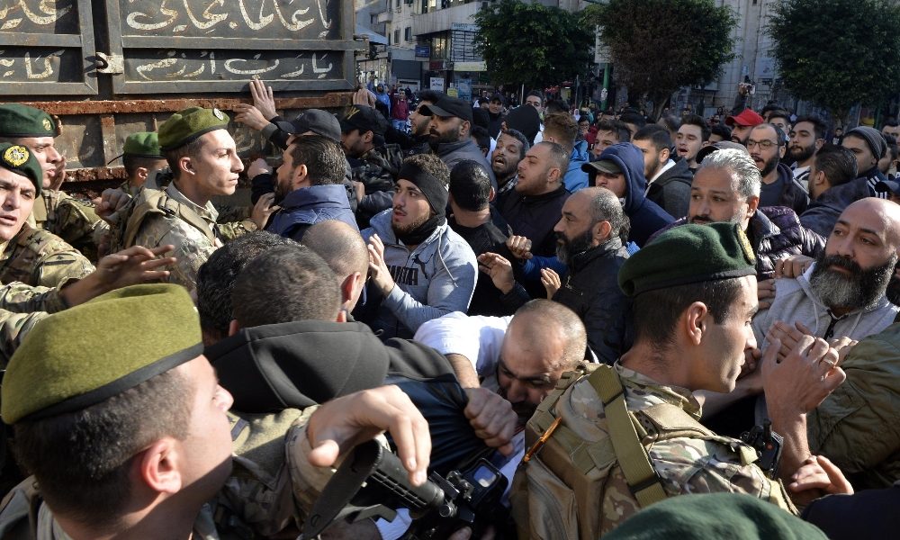 Libano: fautori Hariri bloccano strade