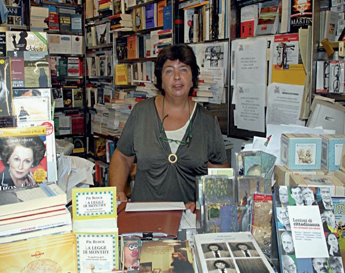 Negozi storici, chiude la libreria Mentana