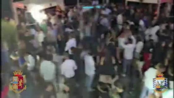 Folla e balli, chiuso il Lido di Bellagio fino a venerdì