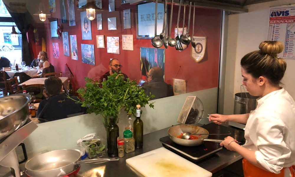 Lombardia chiede apertura ristoranti fino alle 22