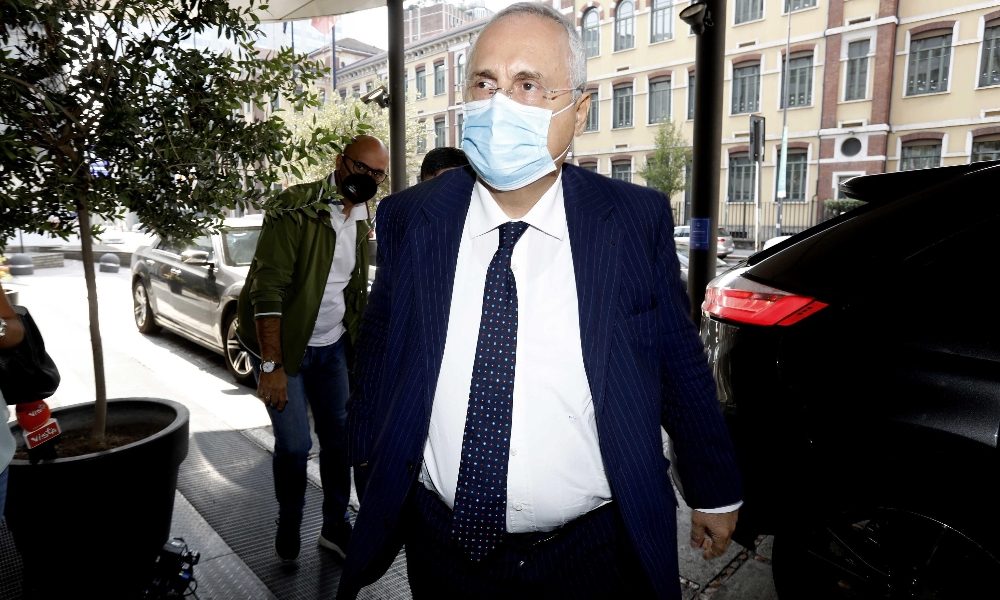 Lotito anticrisi, paga due stipendi anticipati