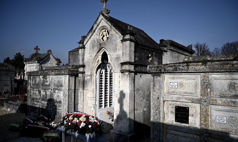 Macron a celebrazioni 25 anni morte Mitterrand, polemiche
