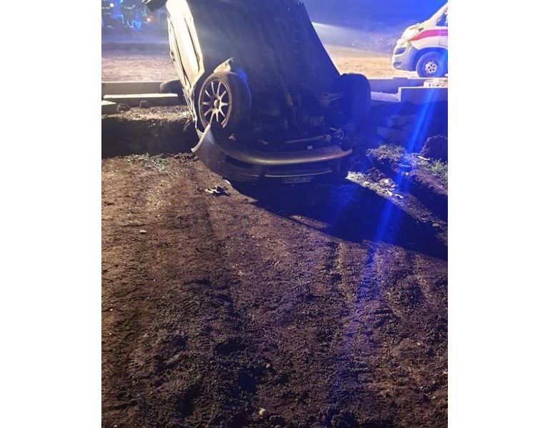 Madre muore nell’auto che si ribalta, grave figlio 5 anni