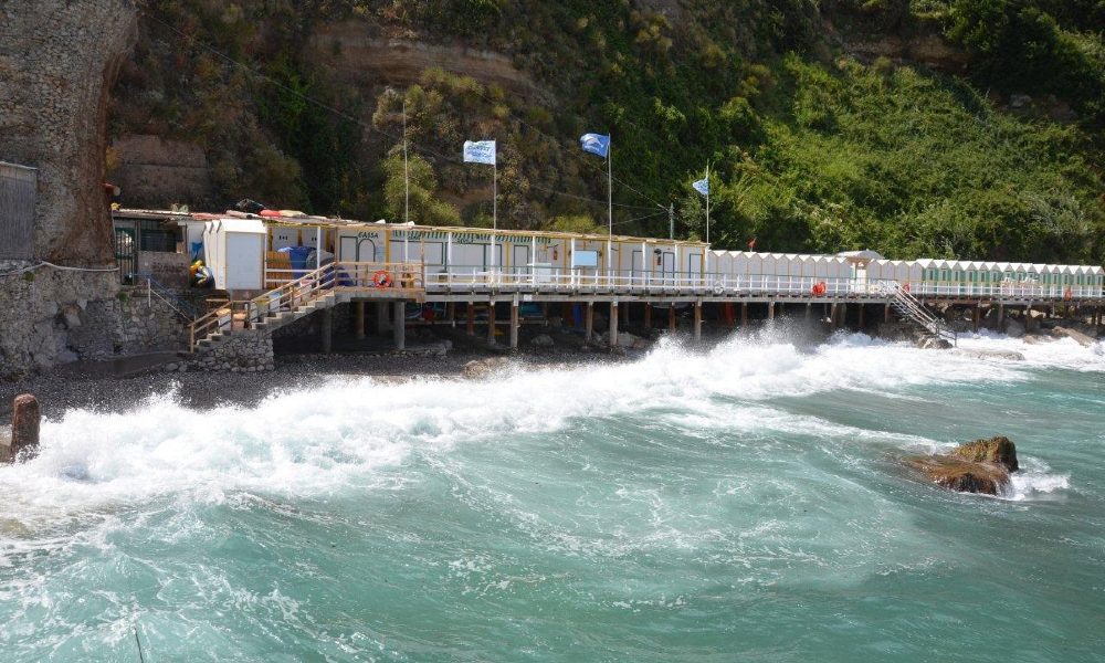 Maltempo: Ischia e Procida, collegamenti a singhiozzo