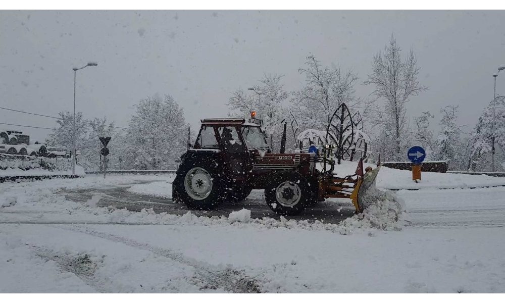 Maltempo: altri 40 centimetri di neve su Appennino Modenese