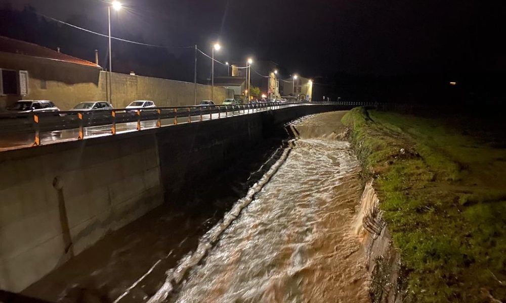 Maltempo, bomba d’acqua su Livorno nella notte, allagamenti