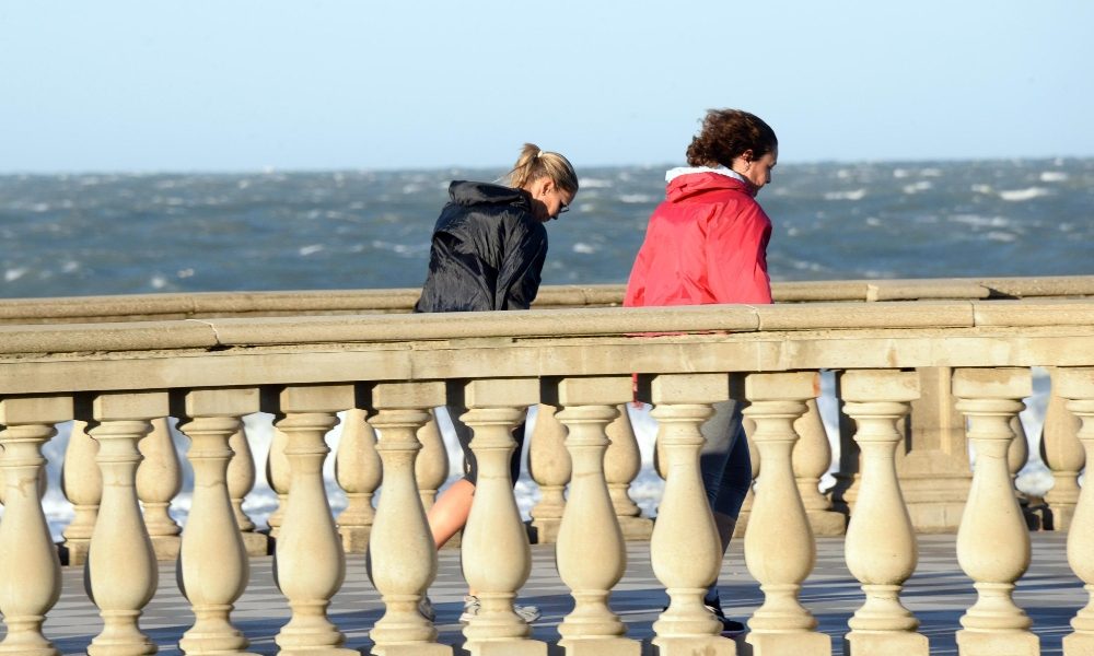 Maltempo, codice arancio vento su costa